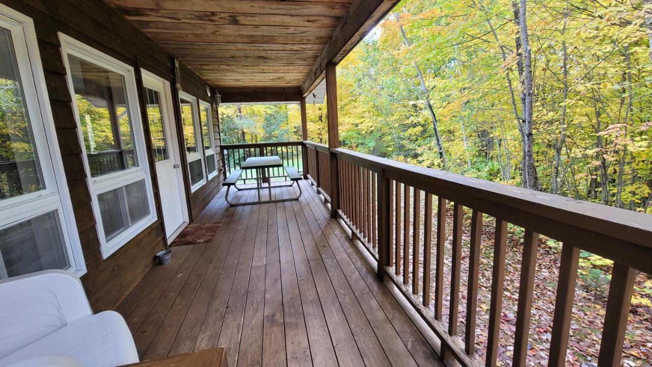 Parkway Cottage Resort And Trading Post Dwight Екстер'єр фото