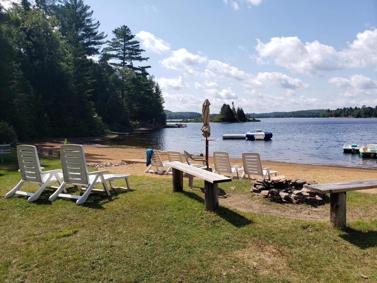 Parkway Cottage Resort And Trading Post Dwight Екстер'єр фото