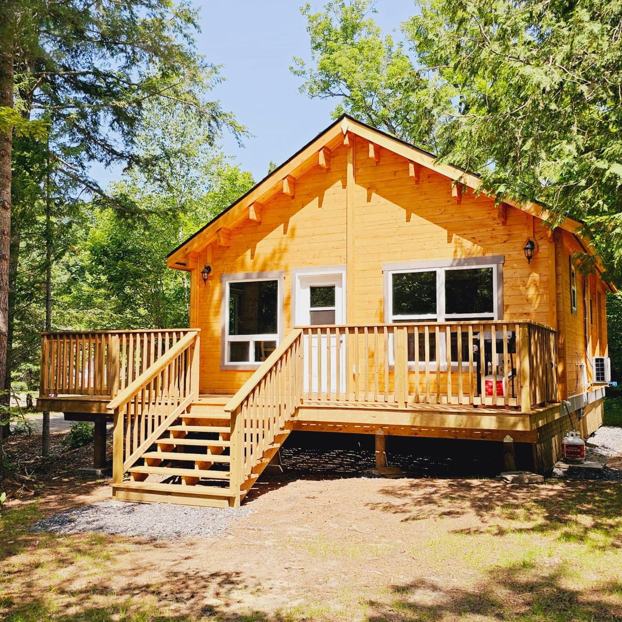 Parkway Cottage Resort And Trading Post Dwight Екстер'єр фото