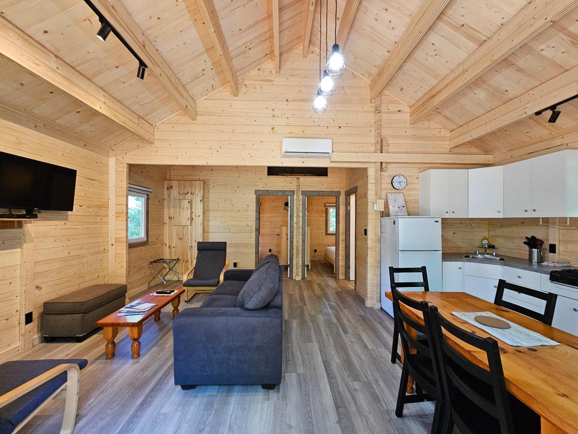 Parkway Cottage Resort And Trading Post Dwight Екстер'єр фото