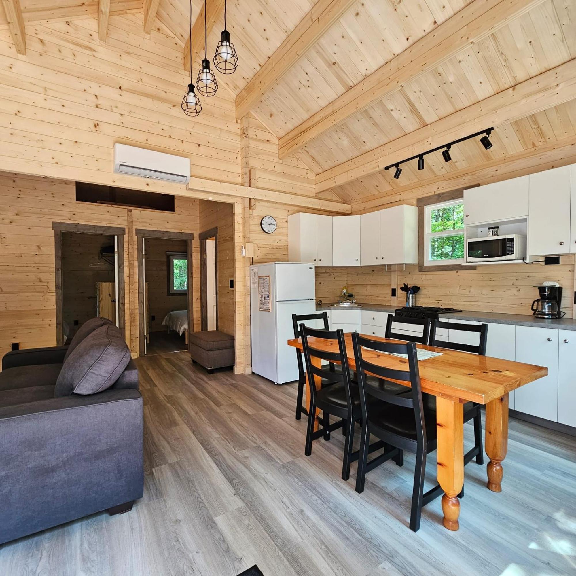 Parkway Cottage Resort And Trading Post Dwight Екстер'єр фото